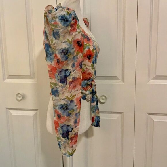 VICI x Fate Blue Pink Floral Cropped Ruffle Wrap Top Small New - Picture 8 of 12